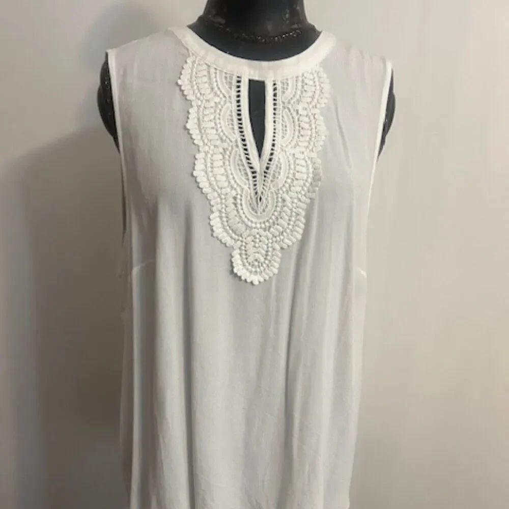 Daniel Rainn White Quin Keyhole Crochet sleeveless top, size XXL